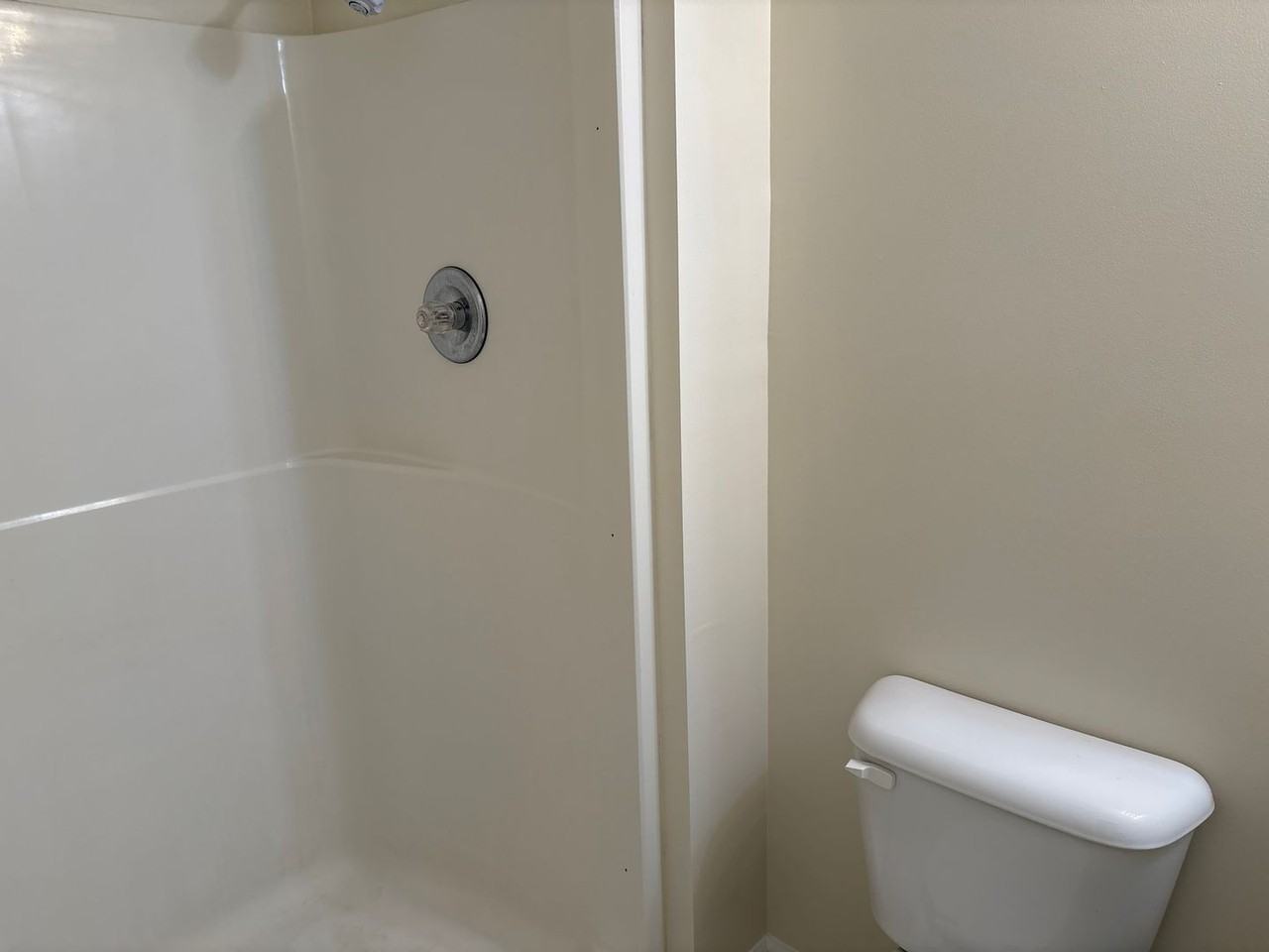 303 Caldwell Cir - Photo 4 of 14