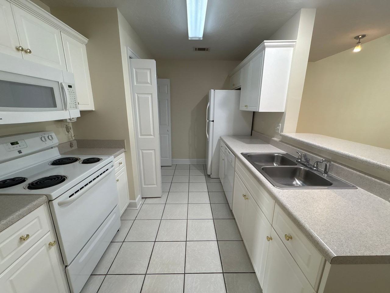 303 Caldwell Cir - Photo 5 of 14