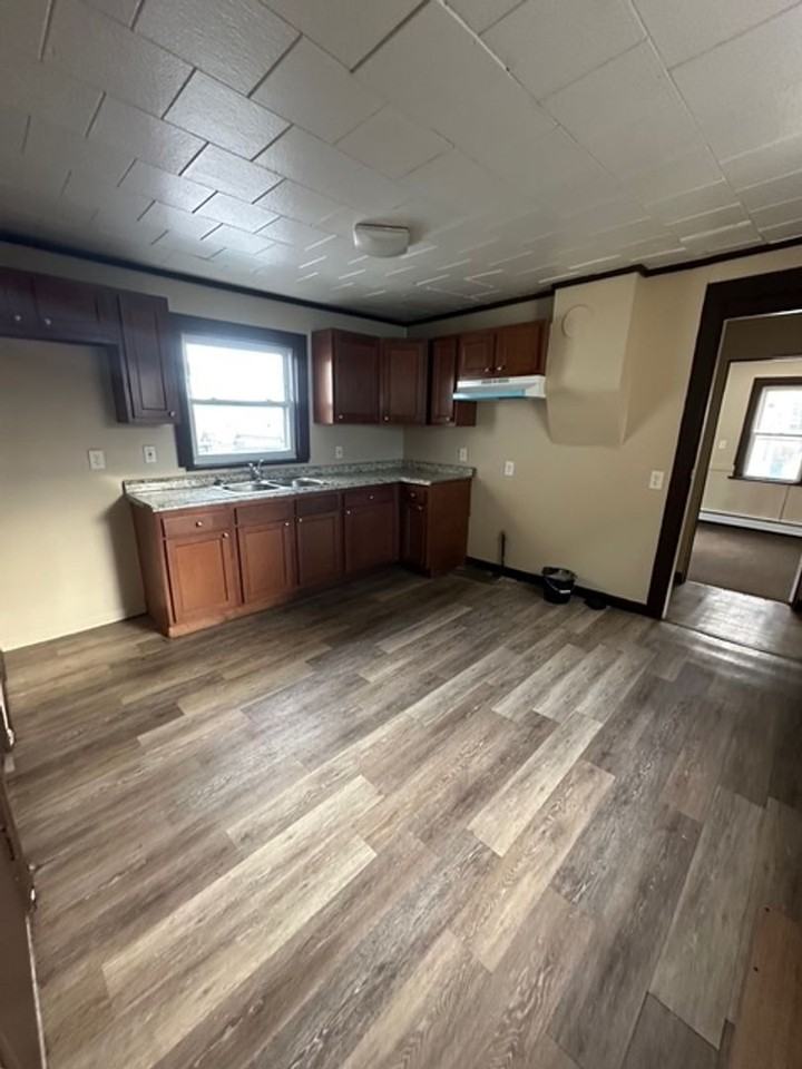 42 Child St - Photo 2 of 19