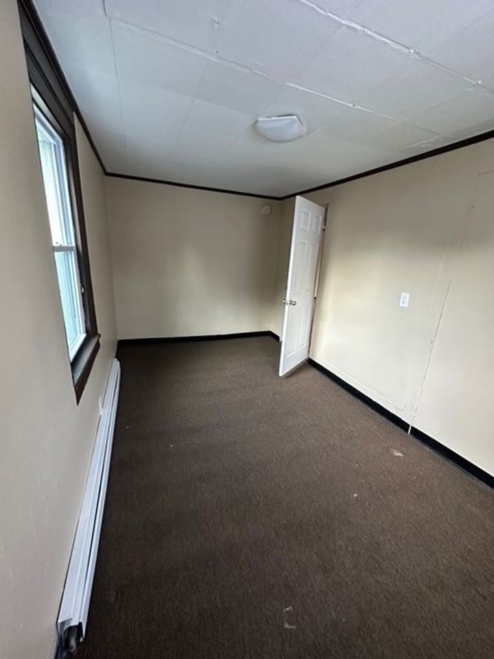 42 Child St - Photo 7 of 19