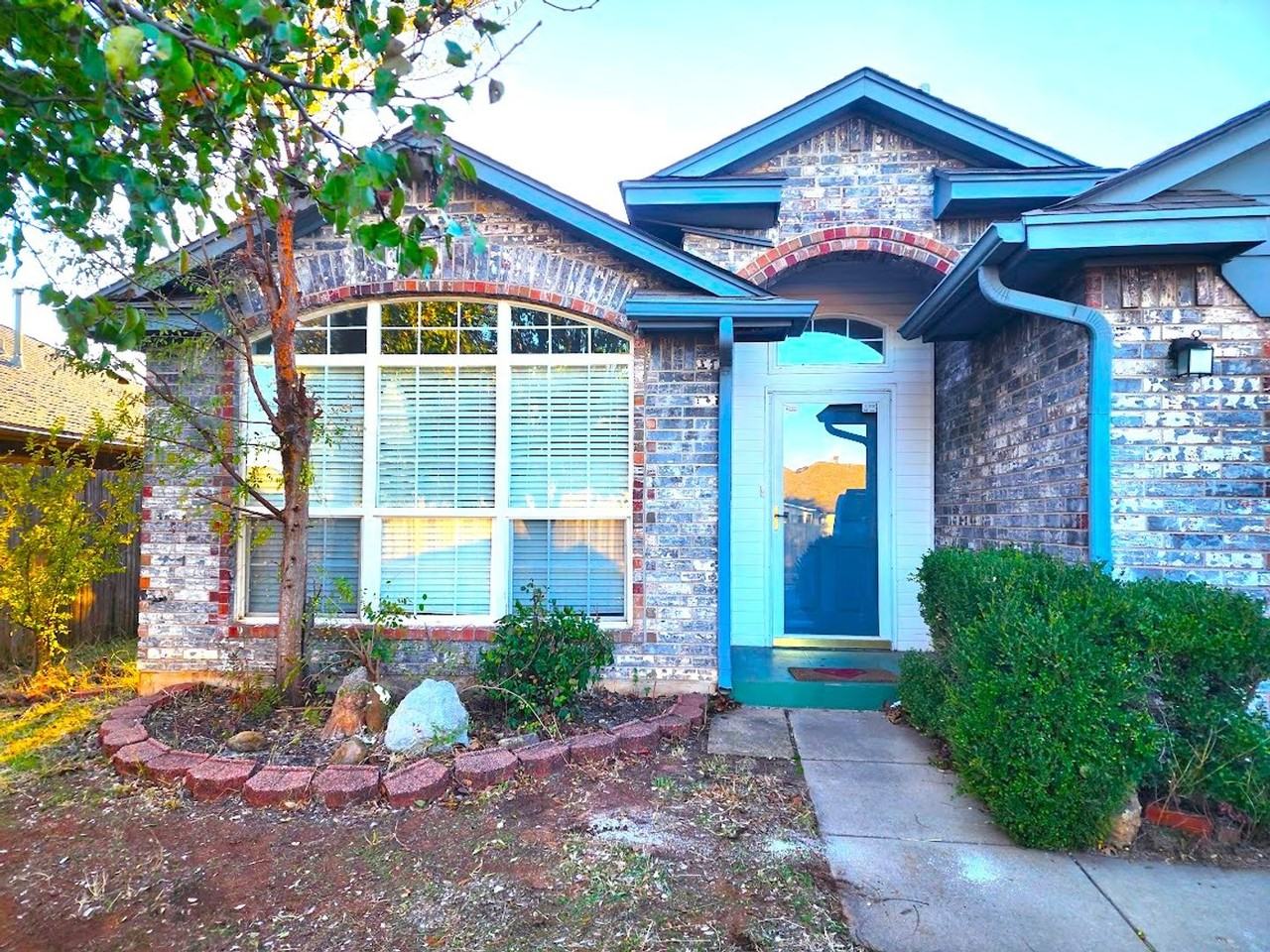 13521 Bell Ave - Photo 2 of 36