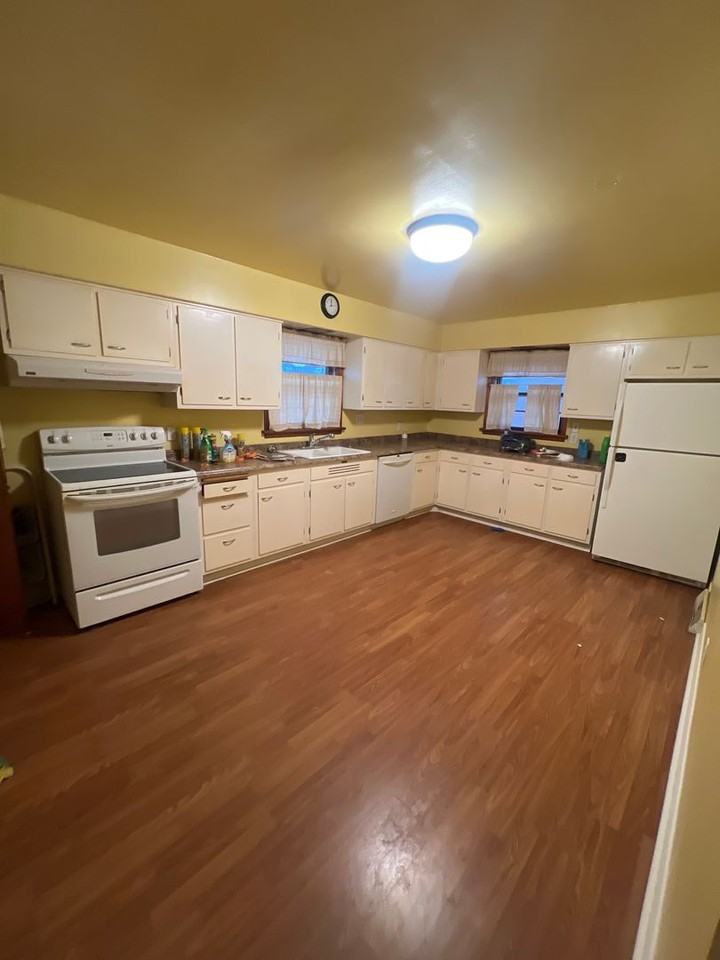 2204 Blackhawk Rd - Photo 7 of 10