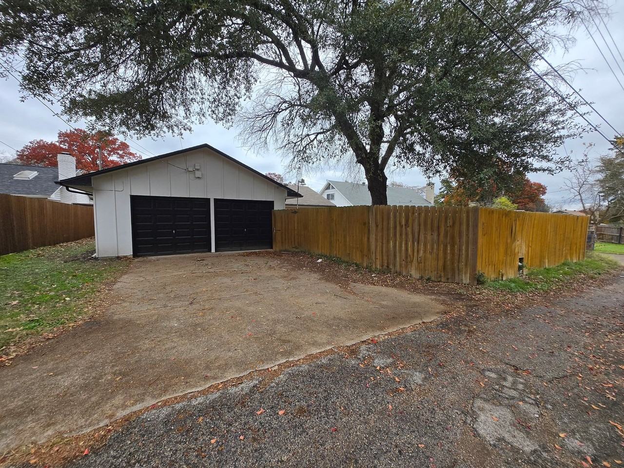 2012 Ebbtide Ln - Photo 2 of 23