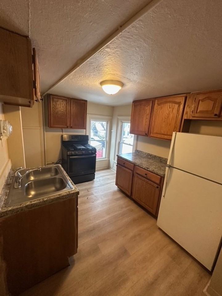 621 Joseph Ave - Photo 2 of 17