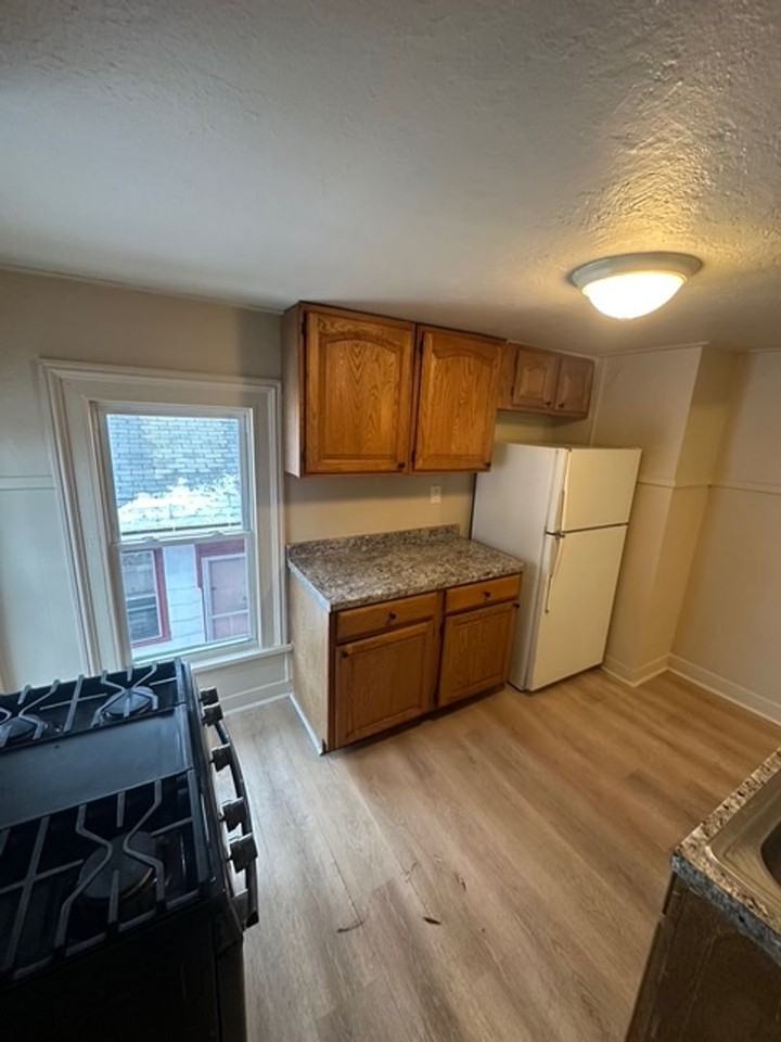 621 Joseph Ave - Photo 3 of 17