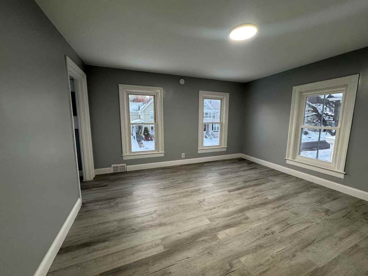 414 N Bellinger St - Photo 5 of 22