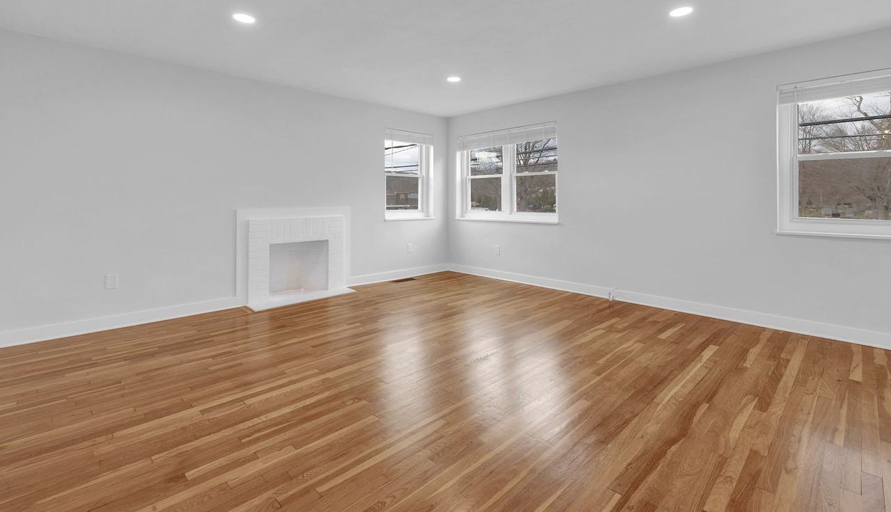 1613 3rd St - Photo 2 of 18