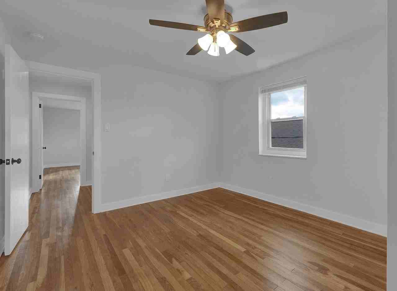 1613 3rd St - Photo 4 of 18