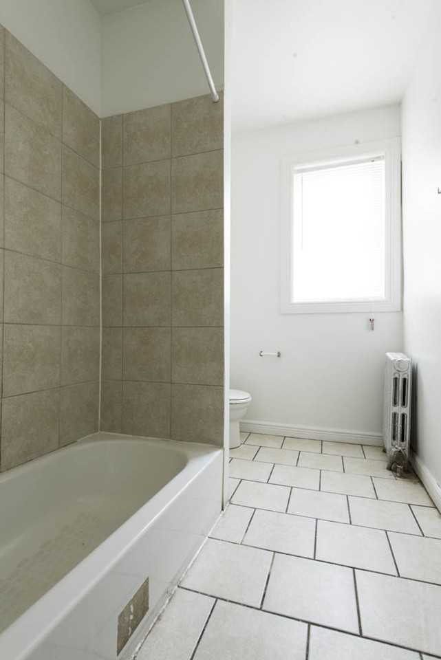 1735 W 79th St 7906 - Photo 2 of 11