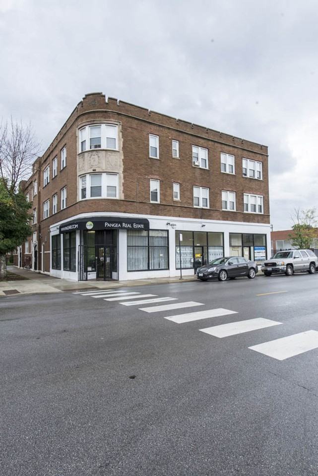 1735 W 79th St 7906 - Photo 7 of 11