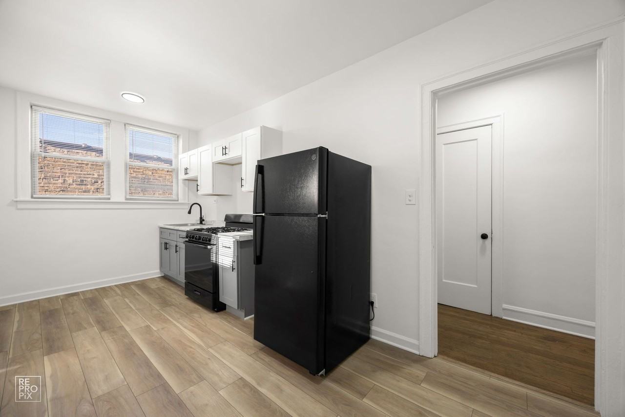 7901-11 S Dobson Ave Chicago, IL 60619 - Photo 7 of 11