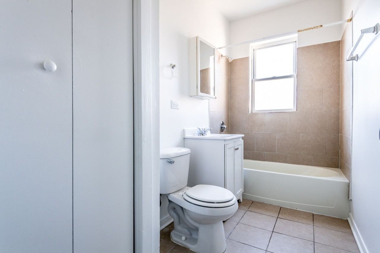 1249 S Fairfield Ave Chicago, IL 60608 - Photo 2 of 14