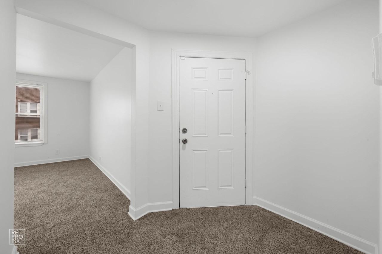 7655 S May Chicago, IL 60620 - Photo 4 of 16