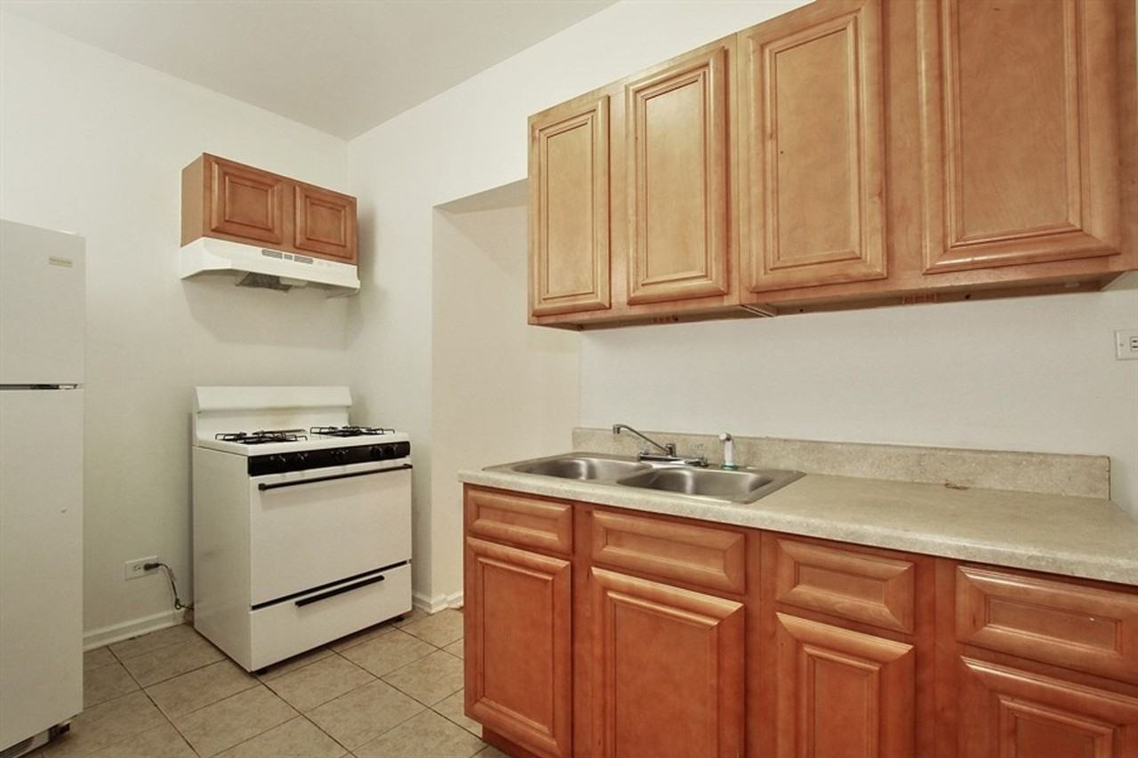 1742 E 72nd - Photo 3 of 10