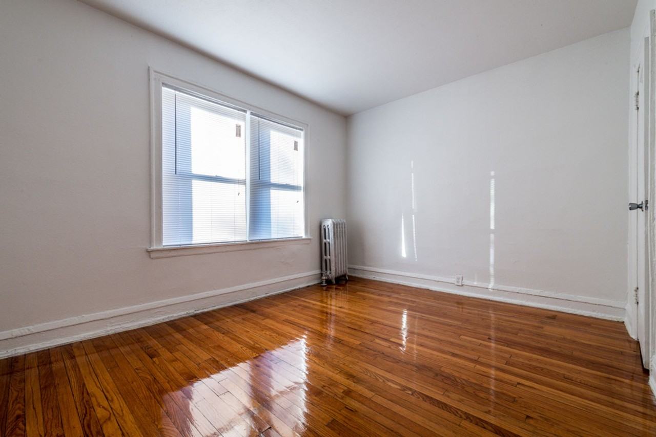 1748 E 71st Pl Chicago, IL 60649 - Photo 3 of 21