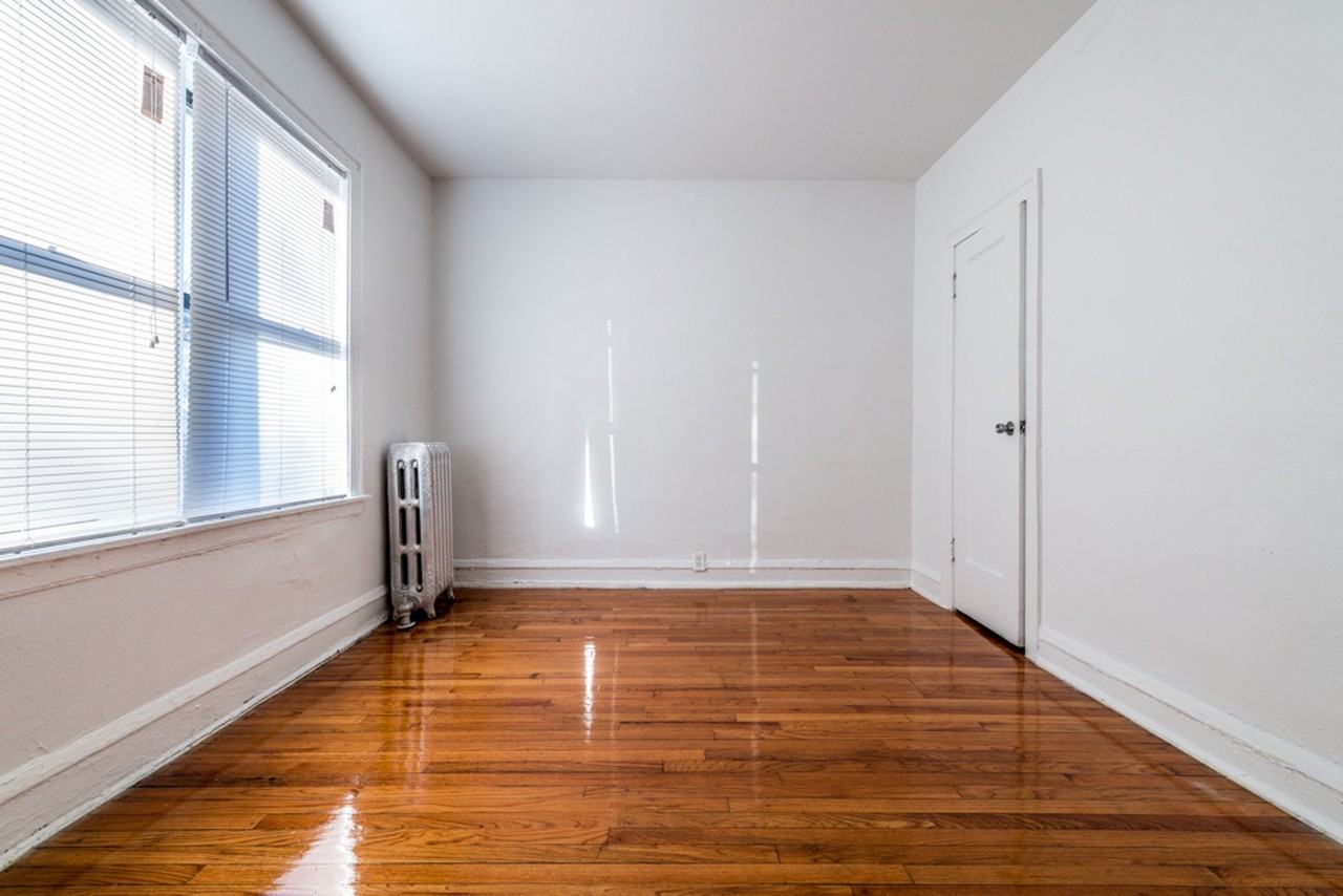 1748 E 71st Pl Chicago, IL 60649 - Photo 4 of 21