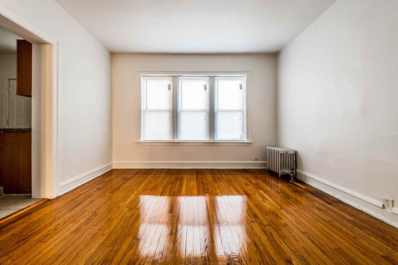 1748 E 71st Pl Chicago, IL 60649 - Photo 7 of 21