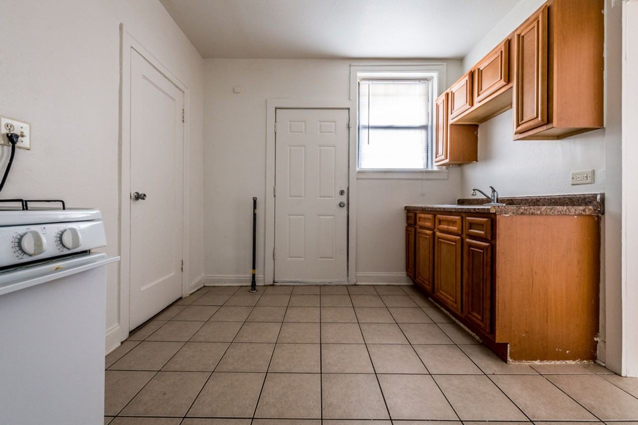 1748 E 71st - Photo 5 of 20