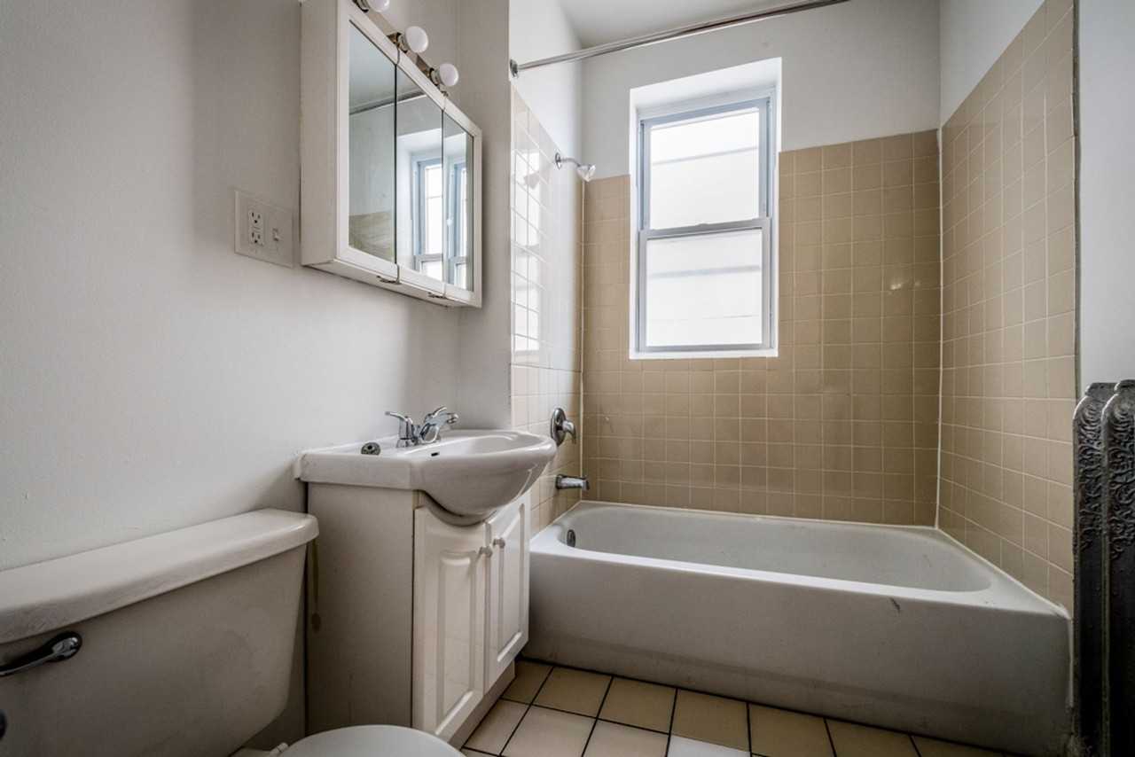 6748 S Blackstone Ave. 1452 - Photo 2 of 19