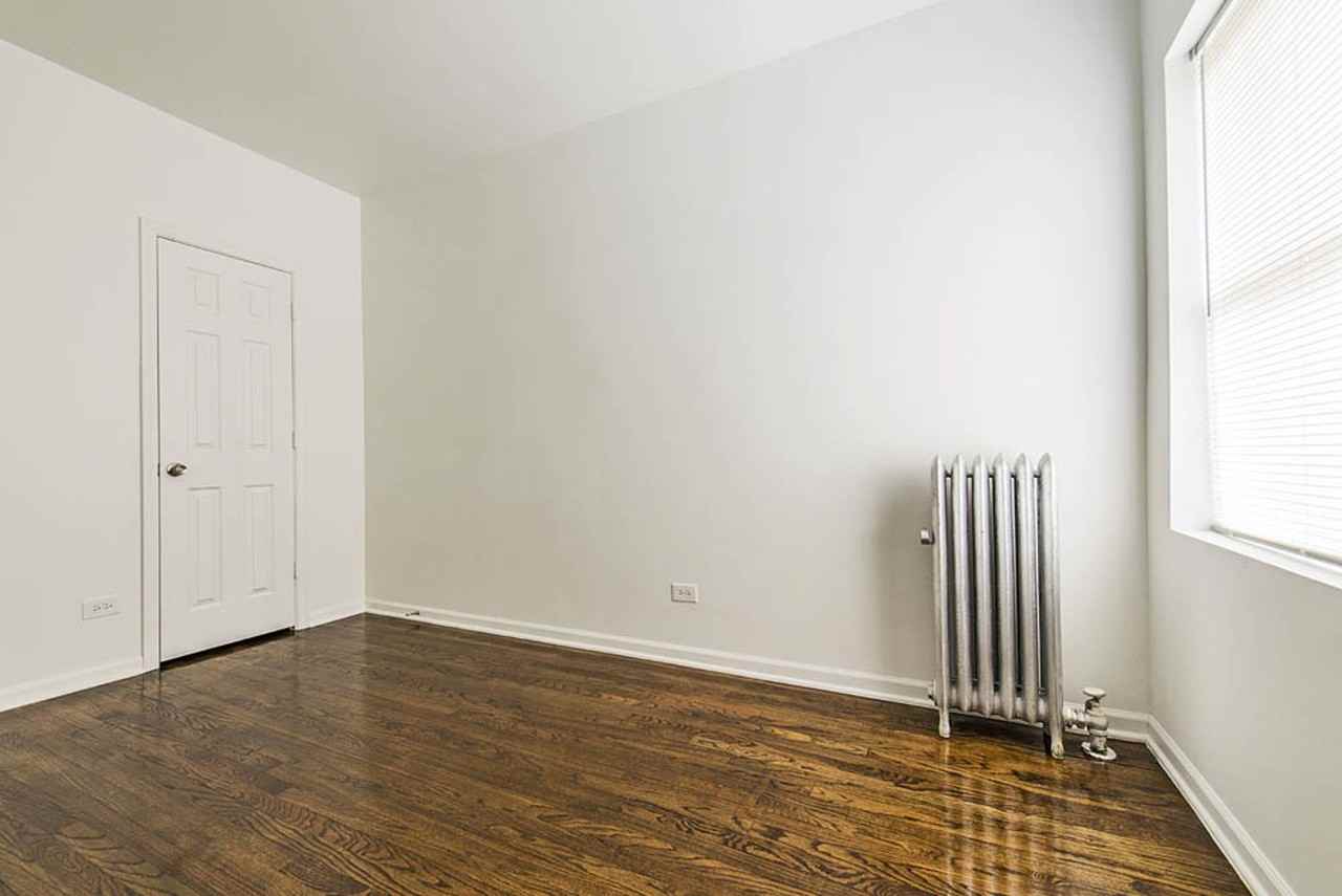 7752 S Cornell Ave Chicago, IL 60649 - Photo 5 of 25