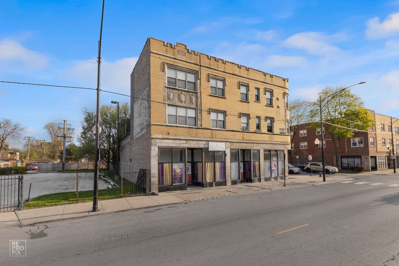 7903 S Luella Ave 2233 - Photo 6 of 29