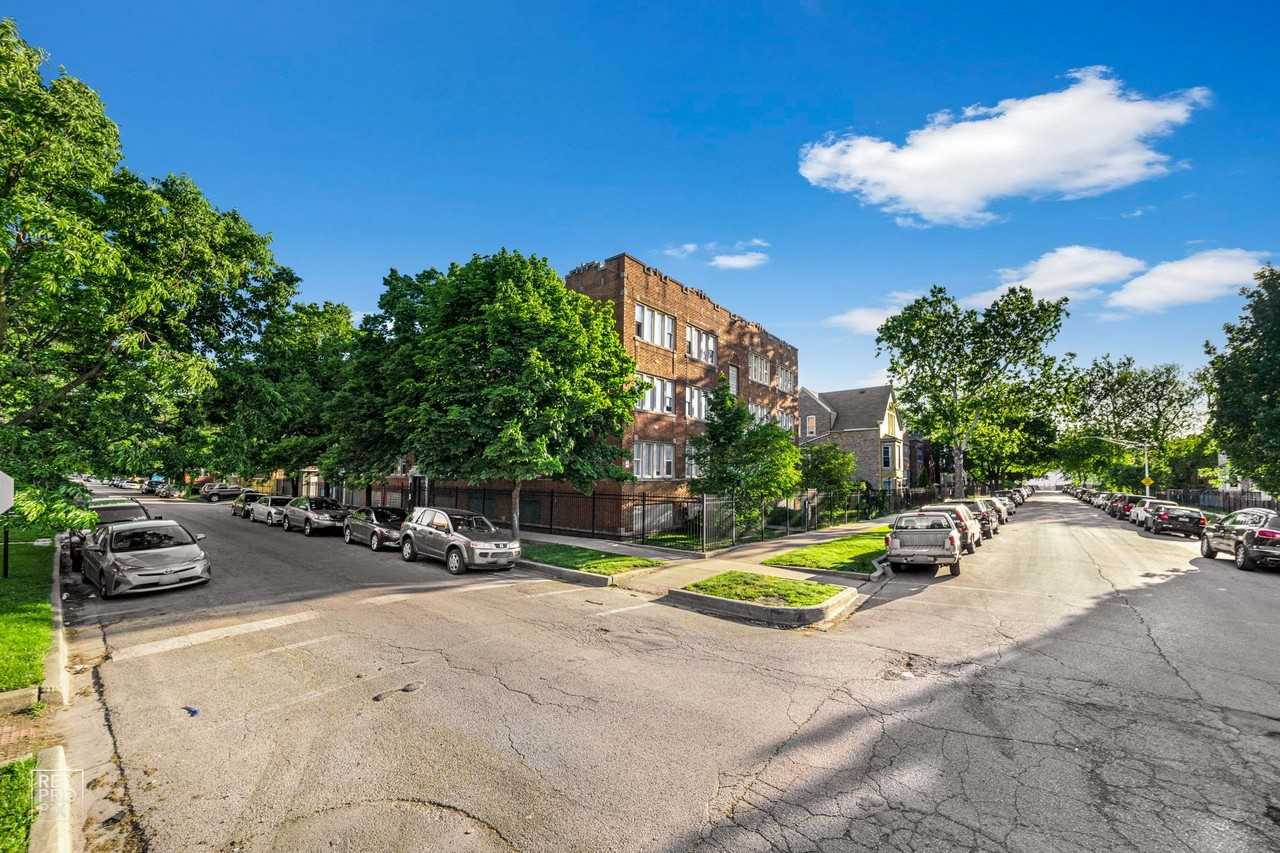 4301 W Potomac Ave Chicago, IL 60651 - Photo 7 of 21