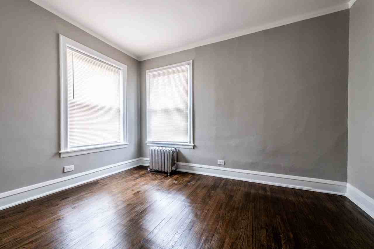 6904-6906 S Cregier Ave 1745-1757 E 69th St Chicago, IL 60649 - Photo 3 of 5