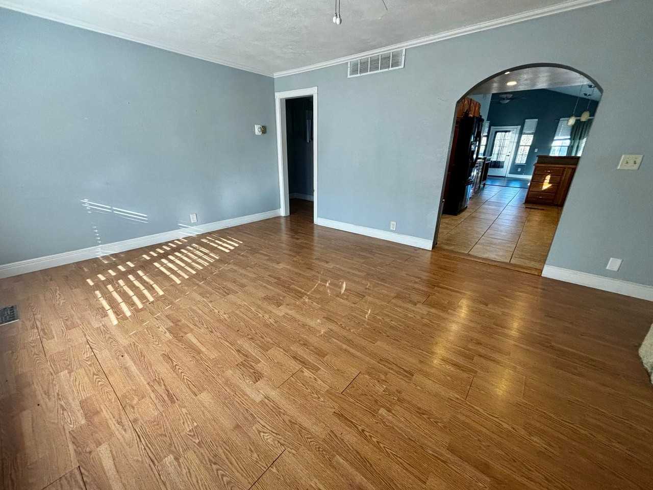 1970 Lincoln Dr - Photo 3 of 13