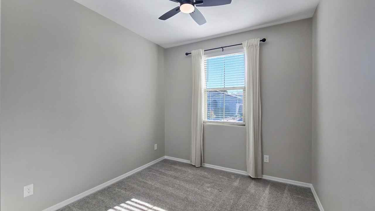 18418 W Sunbelt Dr - Photo 4 of 29