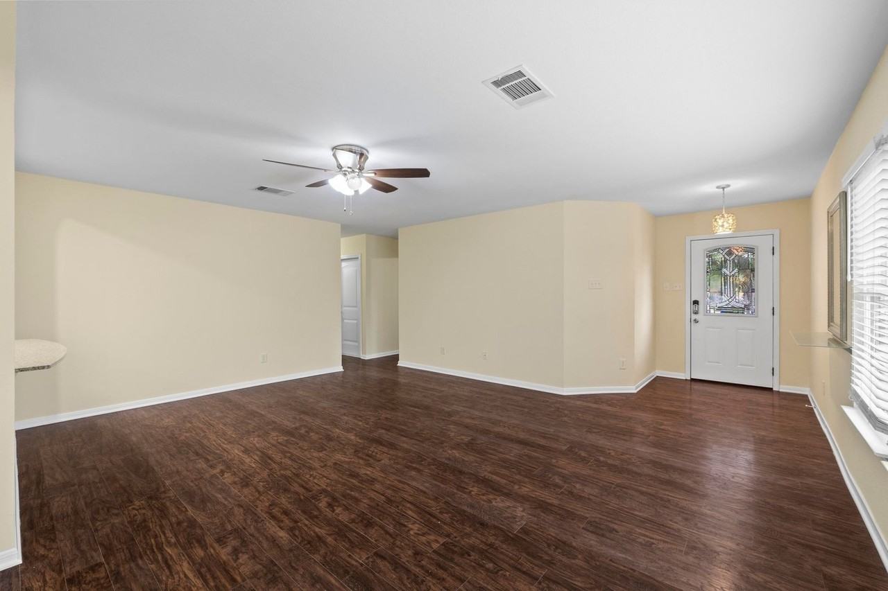 1908 Matagorda Dr - Photo 5 of 26