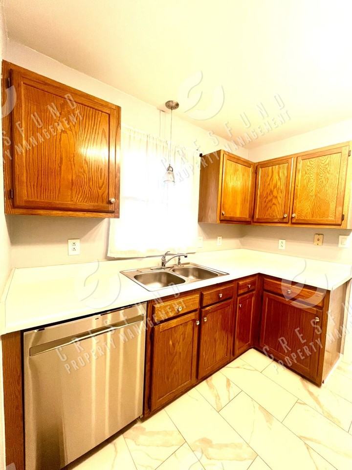 1221 Butterwood Cir - Photo 5 of 16