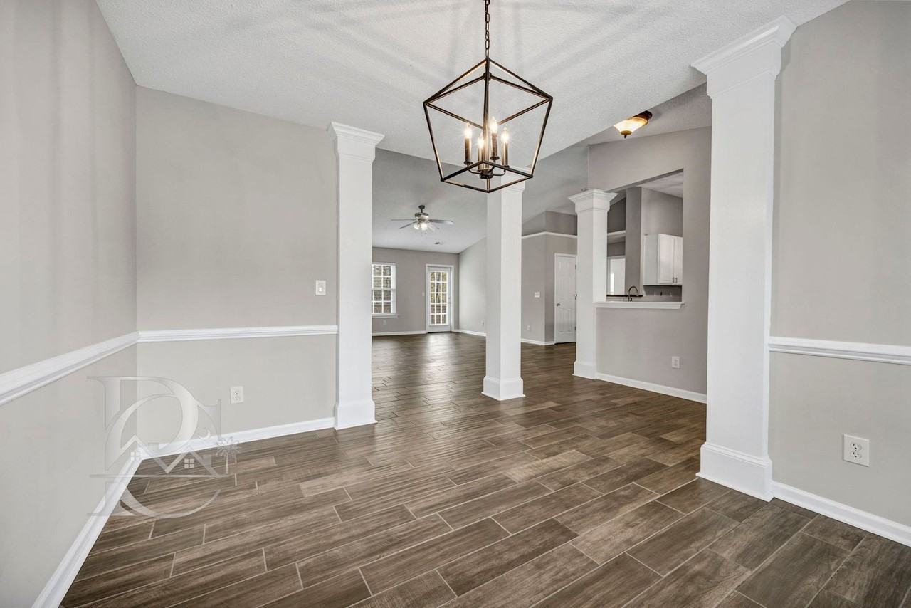 520 Menauhant Ct - Photo 6 of 34