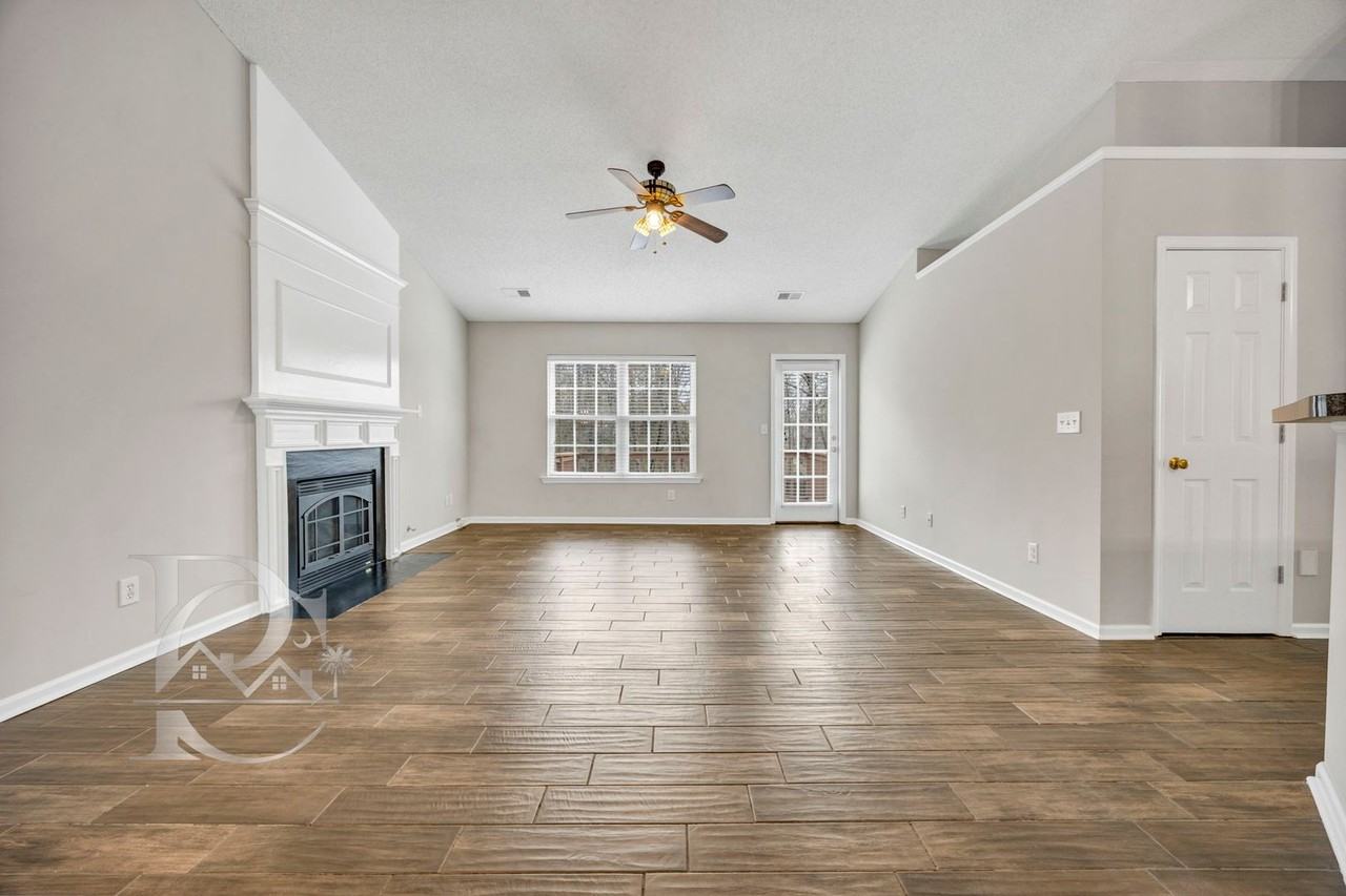 520 Menauhant Ct - Photo 7 of 34