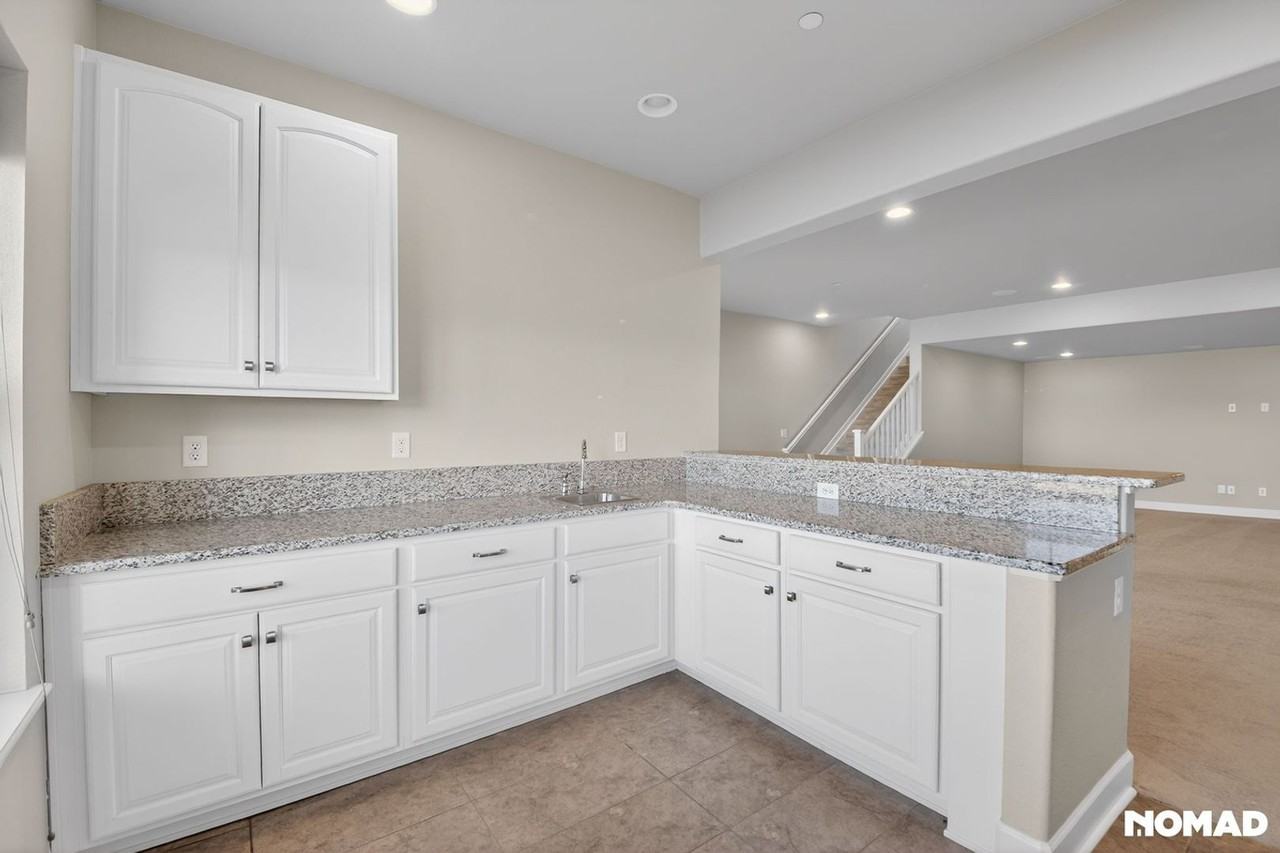 11009 Yates Ct - Photo 6 of 31