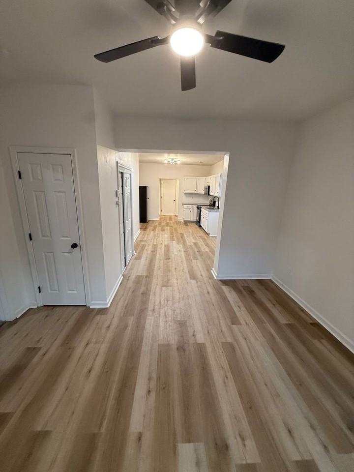 420 N Blake St - Photo 4 of 15