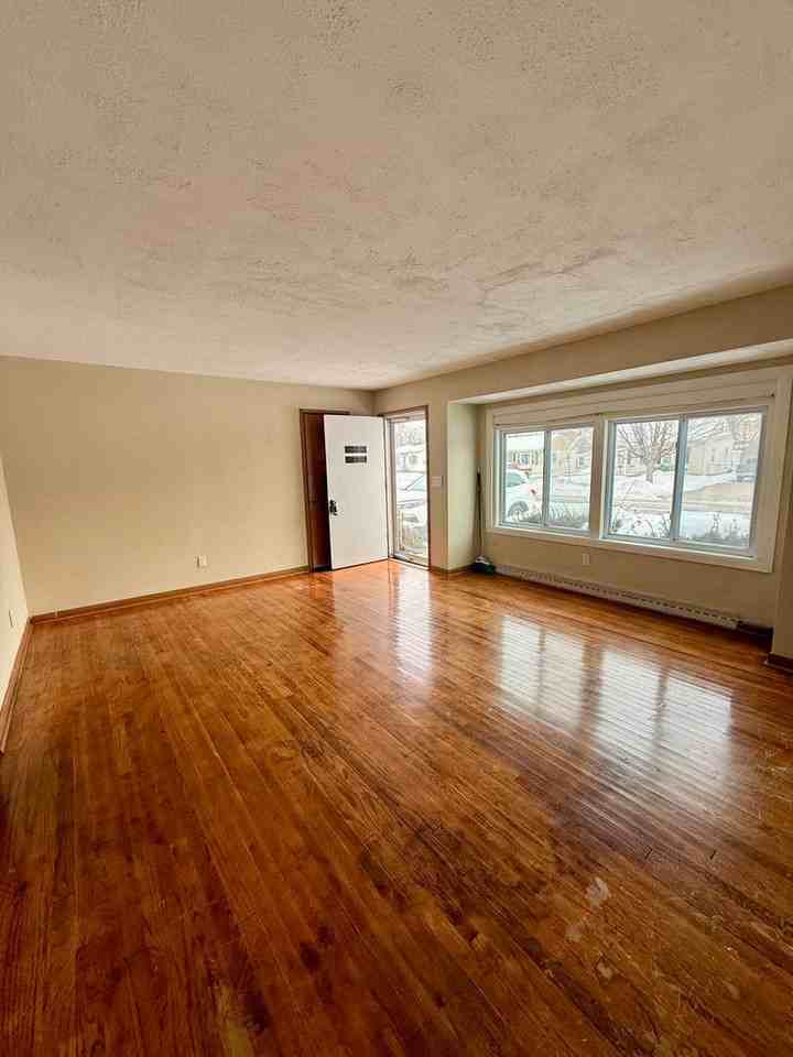 1711 Midway Dr - Photo 2 of 8