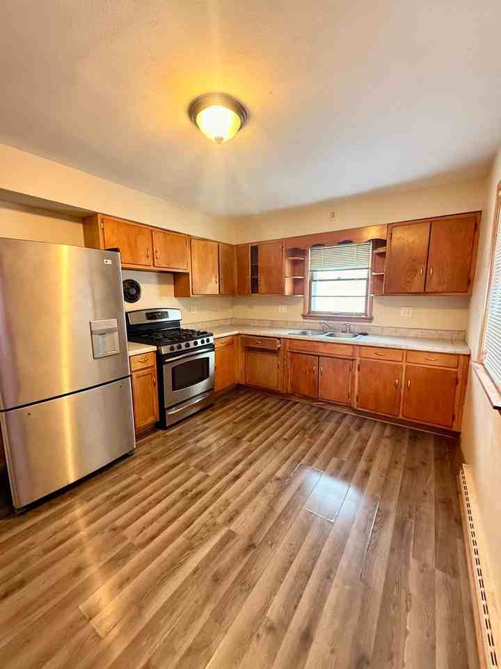 1711 Midway Dr - Photo 3 of 8