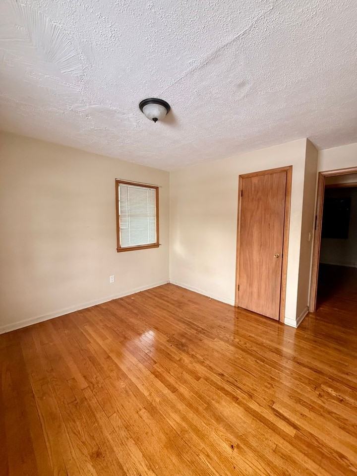 1711 Midway Dr - Photo 5 of 8