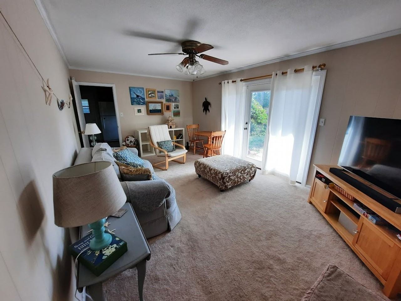 210 Madeline Dr - Photo 4 of 20