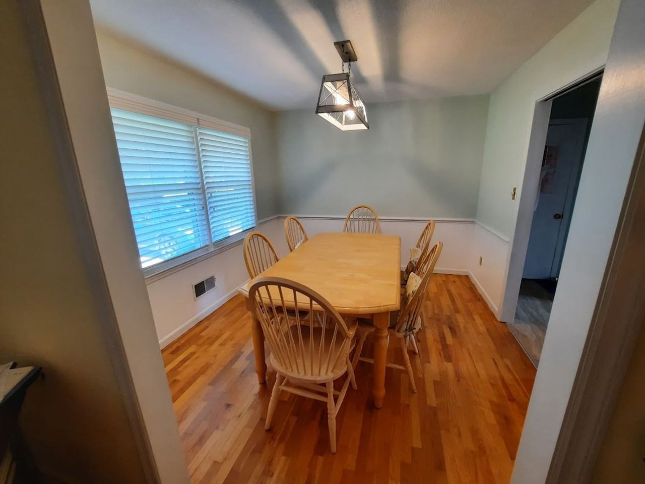 210 Madeline Dr - Photo 7 of 20