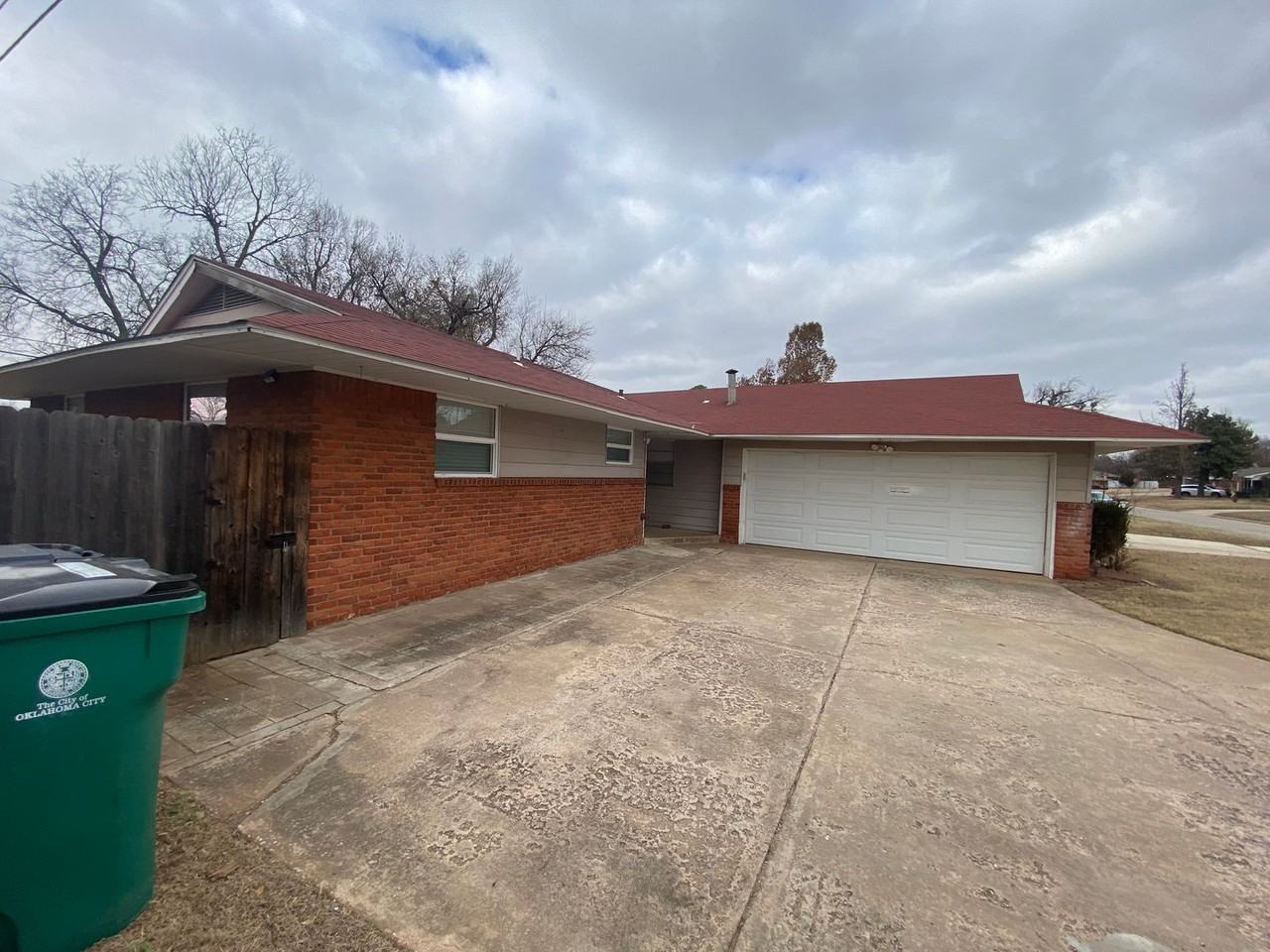 1225 N Vermont Ave - Photo 2 of 18