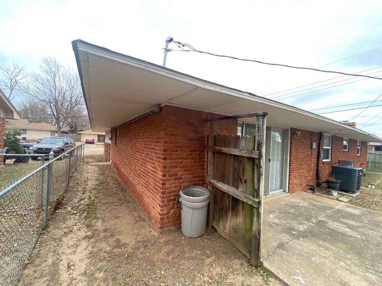 1225 N Vermont Ave - Photo 3 of 18