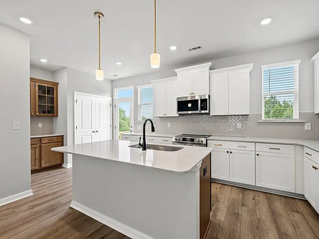 311 Chesapeake Commons St - Photo 2 of 19