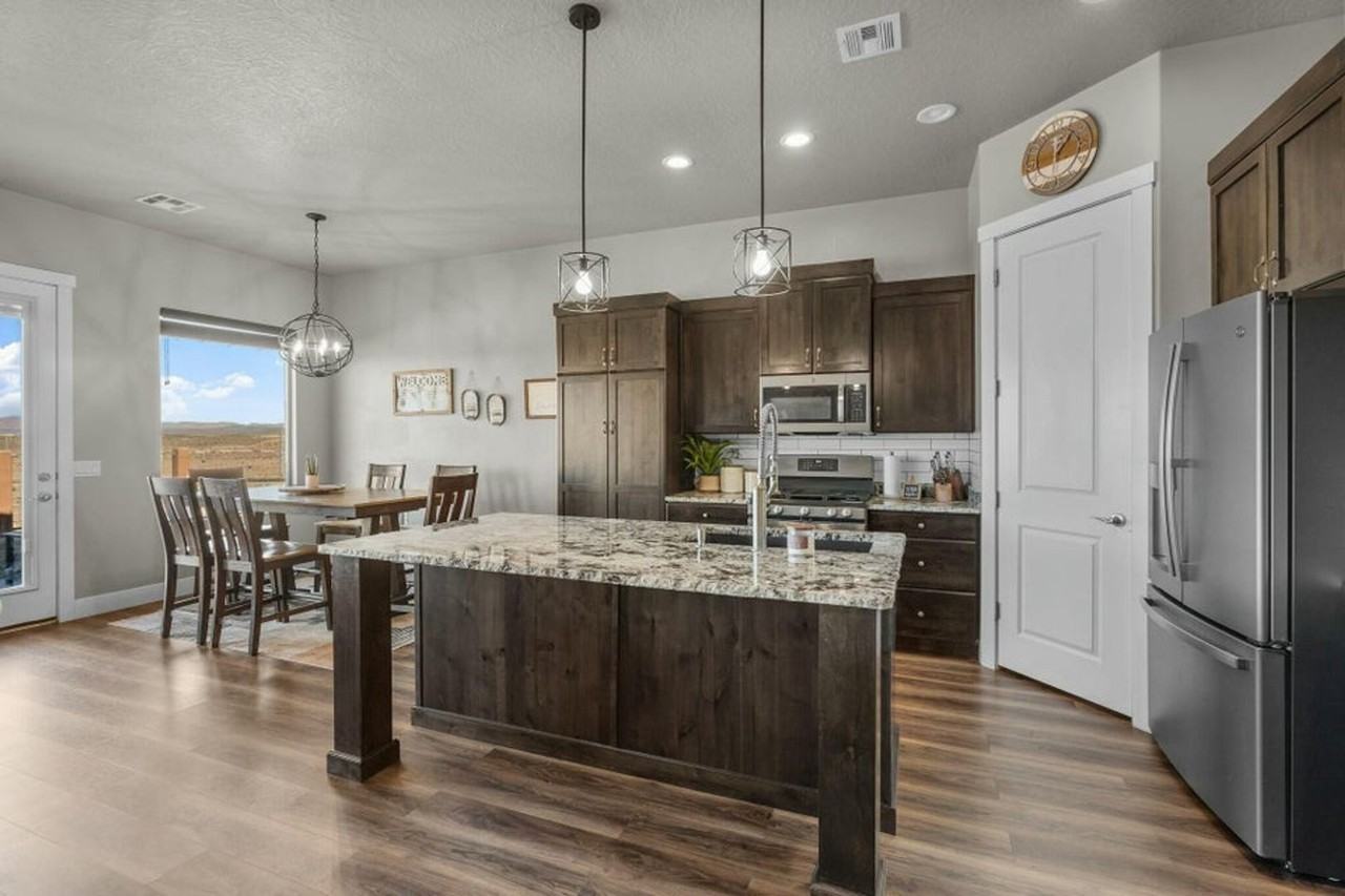 5936 S Desert Crest Dr - Photo 7 of 17