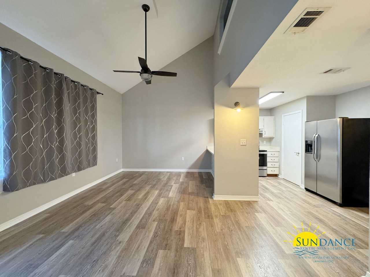 947 Ashley Ln - Photo 3 of 25