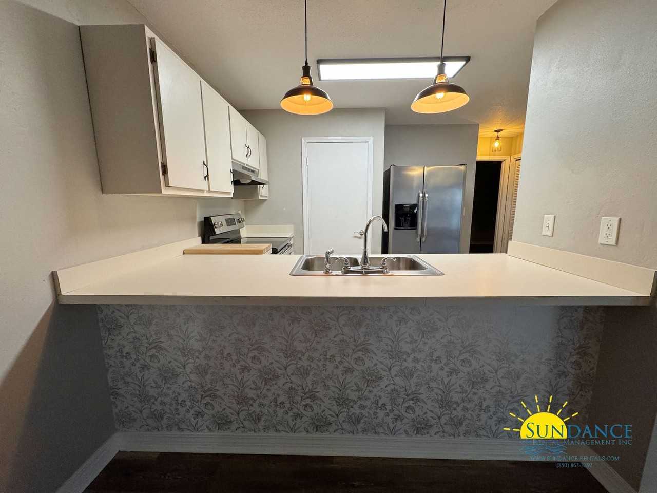 947 Ashley Ln - Photo 5 of 25