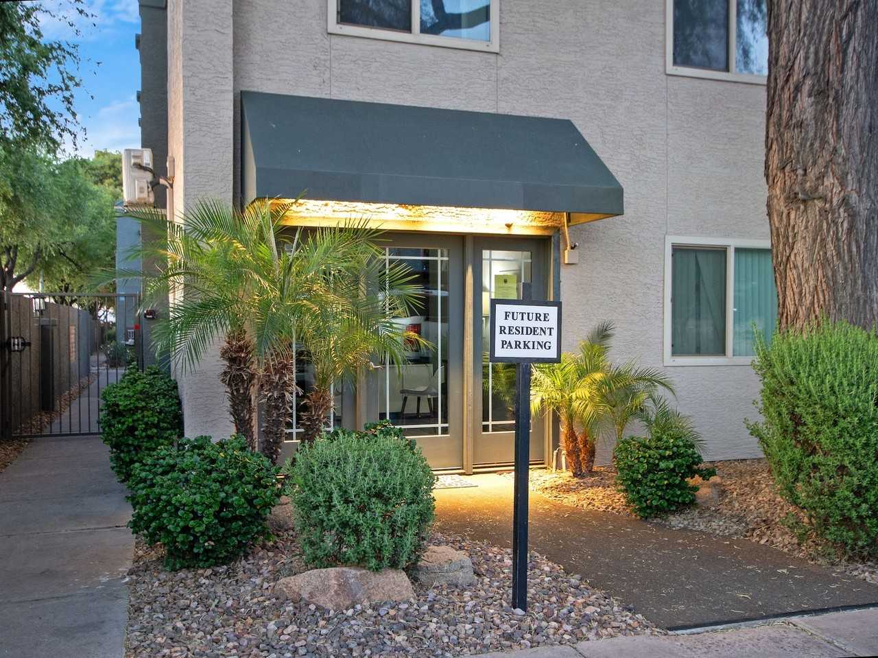 Waylon Desert Haven - Photo 5 of 29