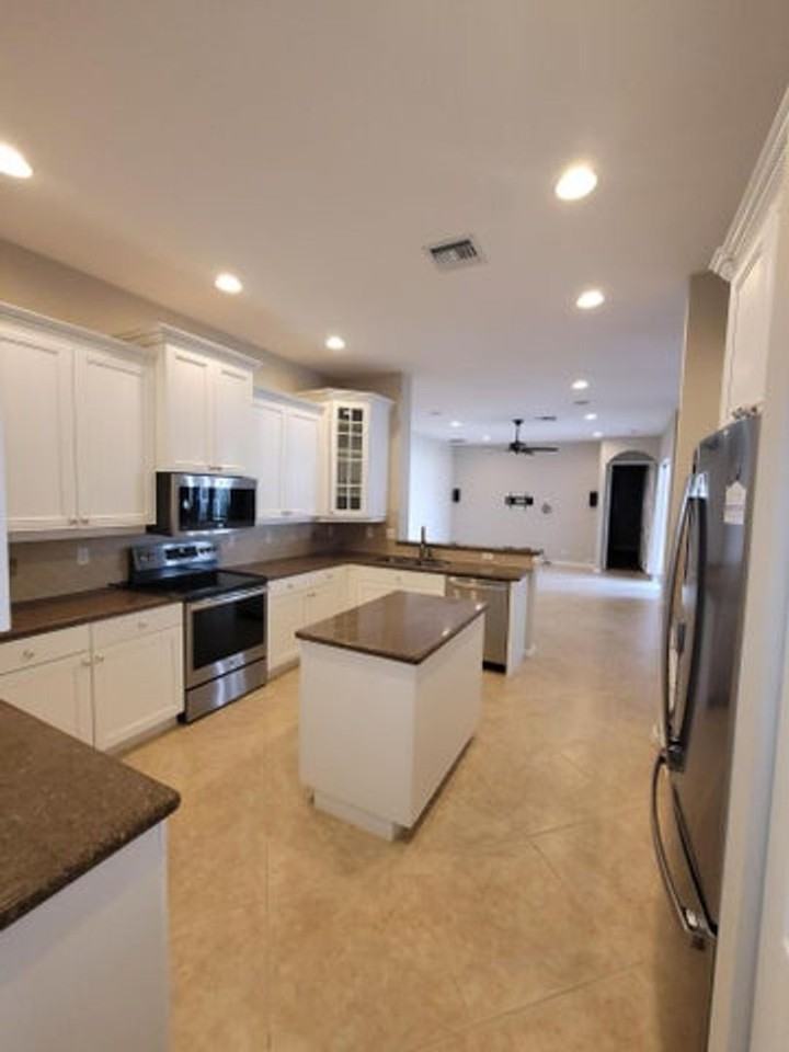 9335 Plantation Estates Dr - Photo 2 of 16