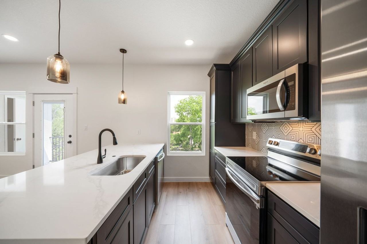 247 Princeton Ave - Photo 7 of 16