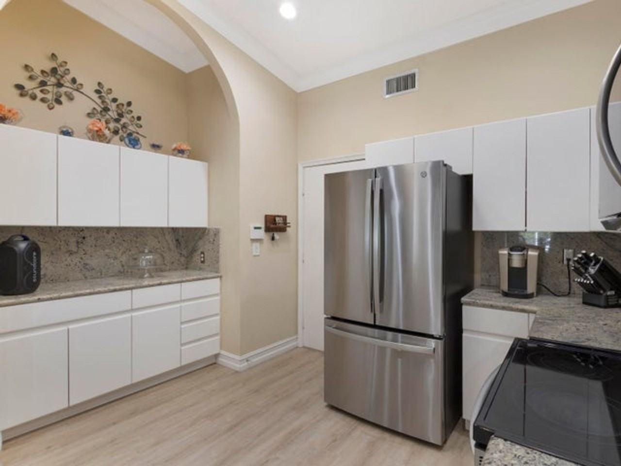 9734 Harbour Lake Cir - Photo 3 of 16